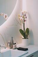 Voula Luxury Modern Living with Garden