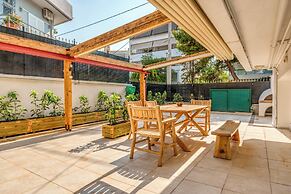 Voula Luxury Modern Living with Garden