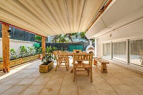 Voula Luxury Modern Living with Garden