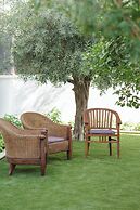 Voula Luxury Modern Living with Garden