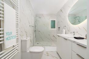 Voula Luxury Modern Living with Garden