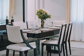 Voula Luxury Modern Living with Garden