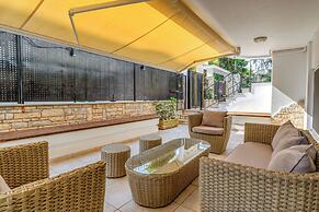 Voula Luxury Modern Living with Garden