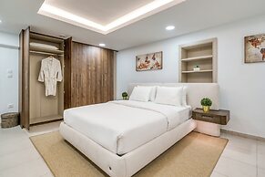 Voula Luxury Modern Living with Garden