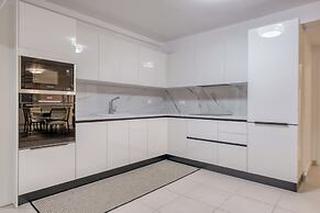 Voula Luxury Modern Living with Garden