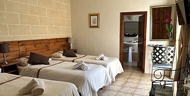 Green Grove Guest house