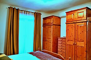 Green Grove Guest house