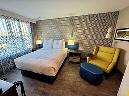 GLō Best Western Bronx NYC