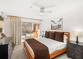 Gold-rated 2 Bedroom Condo at the Base of Aspen Mountain