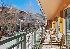 Gold-rated 2 Bedroom Condo at the Base of Aspen Mountain