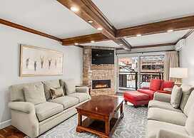 2 Bedroom Premier Vacation Rental in Downtown Aspen - Steps From Gondo