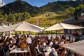 2 Bedroom Premier Vacation Rental in Downtown Aspen - Steps From Gondo