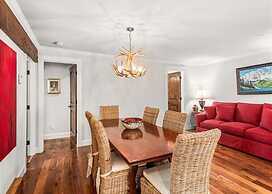 2 Bedroom Premier Vacation Rental in Downtown Aspen - Steps From Gondo
