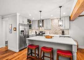 2 Bedroom Premier Vacation Rental in Downtown Aspen - Steps From Gondo