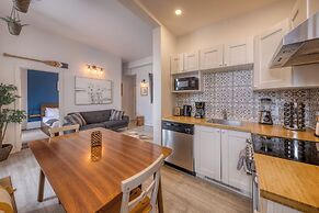 Remparts 2 Bed w Private terrace & sauna