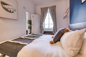 Remparts 2 Bed w Private terrace & sauna