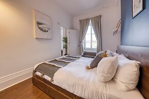 Remparts 2 Bed w Private terrace & sauna