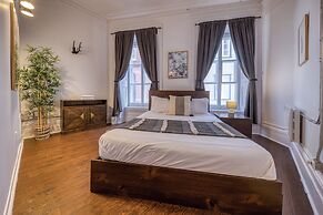 Remparts 2 Bed w Private terrace & sauna