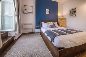 Remparts 2 Bed w Private terrace & sauna