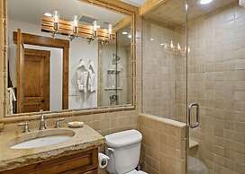 3 Bedroom Premier Vacation Rental in Heart of Downtown Aspen - Walk to