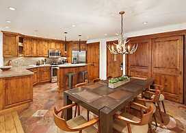 3 Bedroom Premier Vacation Rental in Heart of Downtown Aspen - Walk to