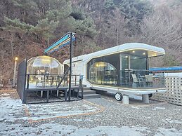 Galaxy x Hotel type Caravan Glamping&Pension
