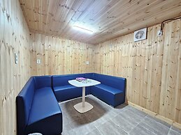 Galaxy x Hotel type Caravan Glamping&Pension