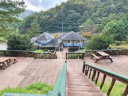 Galaxy x Hotel type Caravan Glamping&Pension