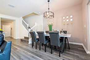 Family Friendly 5Bd Close to Disney Windsor Cay 1269