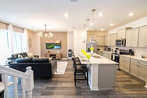Family Friendly 5Bd Close to Disney Windsor Cay 1269