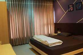 RoadSide Rest Suites and Restaurant