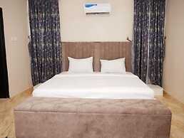 Sarina Suites and Apartments