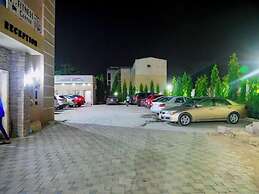 Sarina Suites and Apartments