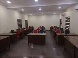 Sarina Suites and Apartments