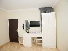 Sarina Suites and Apartments