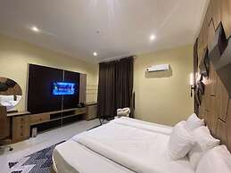 Sarina Suites and Apartments