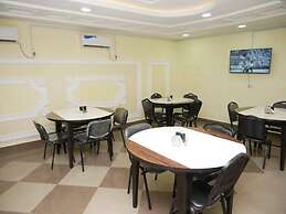 Sarina Suites and Apartments