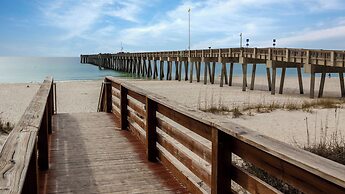 2BR Condo w/ Pool & Lagoon View