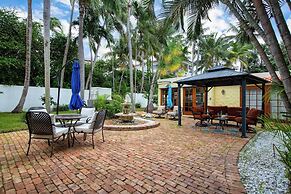 Las Olas Oasis by Avantstay Minutes to the Beach + Hot Tub