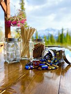 Alpenglow Luxury Camping