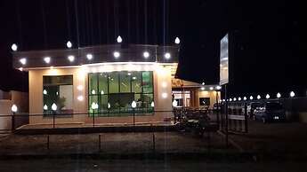 Breeze Inn Hotel & Restaurant