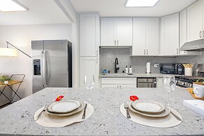 2BR/2BA Condos in Kuhio at Waikiki with Parking!