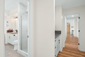 2BR/2BA Condos in Kuhio at Waikiki with Parking!