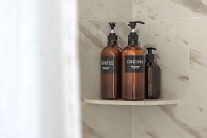 2BR/2BA Condos in Kuhio at Waikiki with Parking!