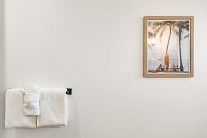 2BR/2BA Condos in Kuhio at Waikiki with Parking!