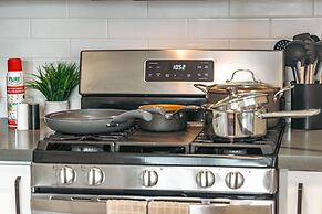 2BR/2BA Condos in Kuhio at Waikiki with Parking!