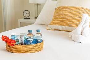 2BR/2BA Condos in Kuhio at Waikiki with Parking!