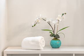 2BR/2BA Condos in Kuhio at Waikiki with Parking!