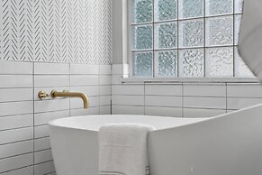 Incredible Heated Pool Tub Gameroom