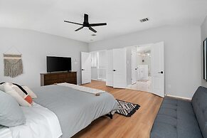 Incredible Heated Pool Tub Gameroom